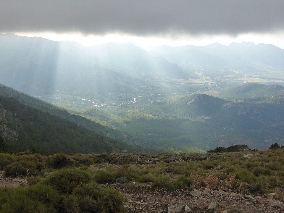 Paysage photographié sur le GR20 entre Calenzana et le refuge Ortu di u Piobbu
