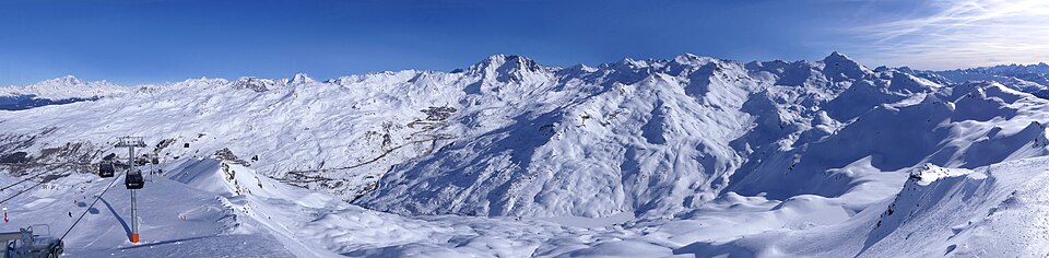 Panorama du domaine enneigé de Val Thorens depuis la Pointe de la Masse