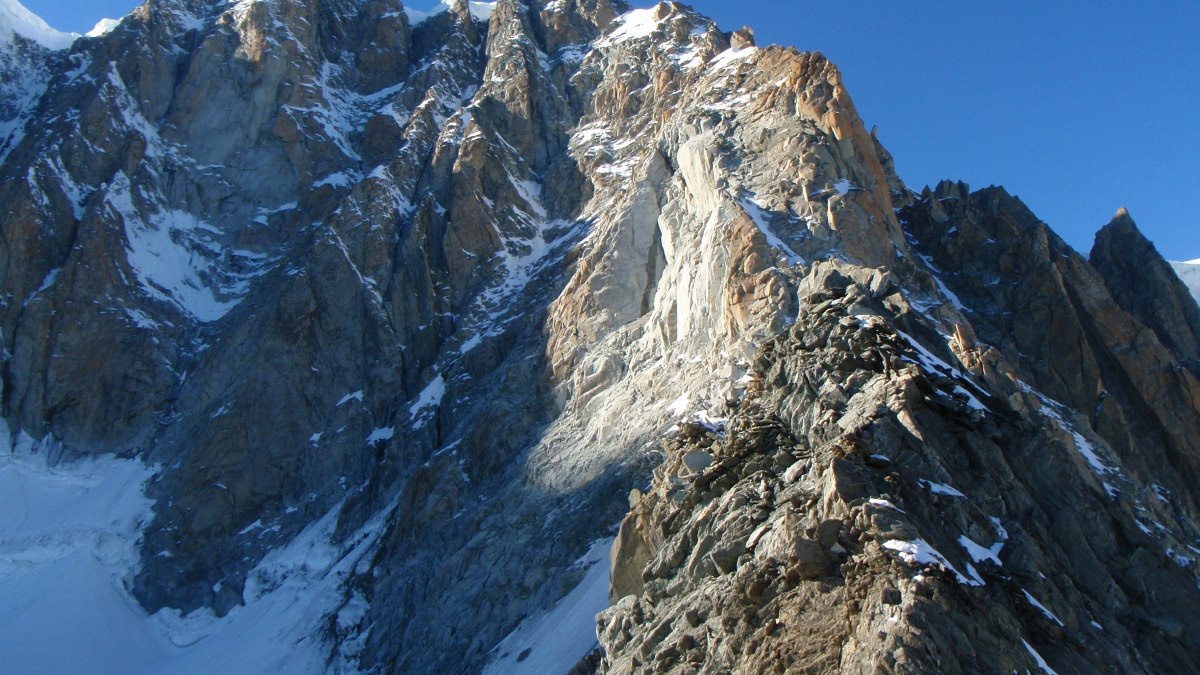Paroi du Mont Maudit photographiée depuis l’ancien bivouac de la Fourche
